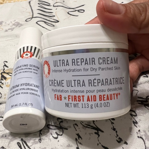 First Aid Beauty Bundle Products 💋 - Picture 3 of 4